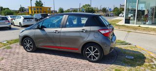 Toyota Yaris 2018 1.5 D TEAM-thumb-4