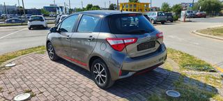 Toyota Yaris 2018 1.5 D TEAM-thumb-5