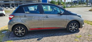 Toyota Yaris 2018 1.5 D TEAM-thumb-8