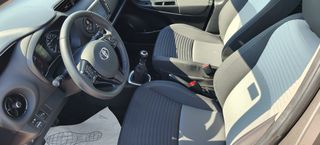 Toyota Yaris 2018 1.5 D TEAM-thumb-17