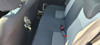 Toyota Yaris 2018 1.5 D TEAM-thumb-18