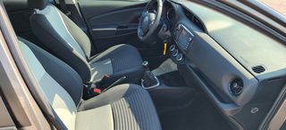 Toyota Yaris 2018 1.5 D TEAM-thumb-19