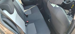 Toyota Yaris 2018 1.5 D TEAM-thumb-20
