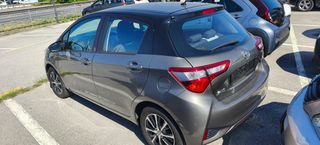 Toyota Yaris 2018 1.5 D TEAM-thumb-3