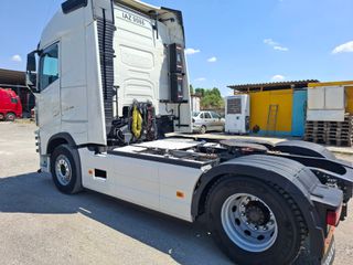 Volvo 2017 FH500-thumb-3