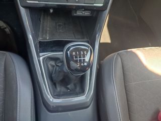 Volkswagen T-Cross 2019-thumb-12