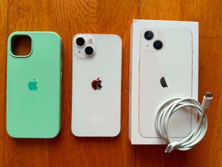 Apple iPhone 13 128GB Starlight σαν καινούργιο με αυθεντική θήκη mint