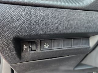 Peugeot 2008 2020 1.2cc 131PS-NAVI KLIMA KAMERA XENON LED-thumb-17