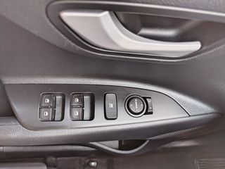 Kia Stonic 2022 1.2 84 HP GL Inmotion-thumb-8