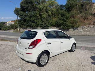 Hyundai i 20 2014 1.1 DIESEL 80ps-thumb-4