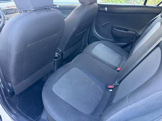 Hyundai i 20 2014 1.1 DIESEL 80ps-thumb-9