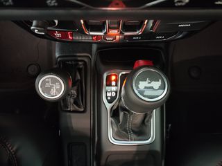 Jeep Wrangler 2025 RUBICON SKY ONE-thumb-26