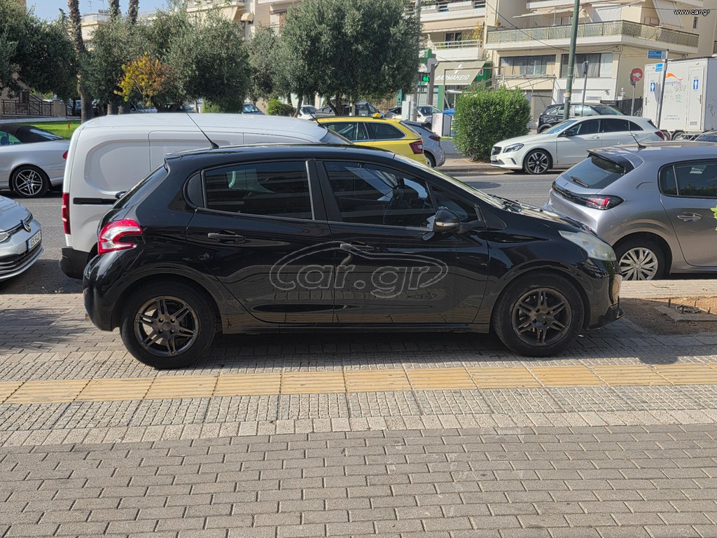 Peugeot 208 2014