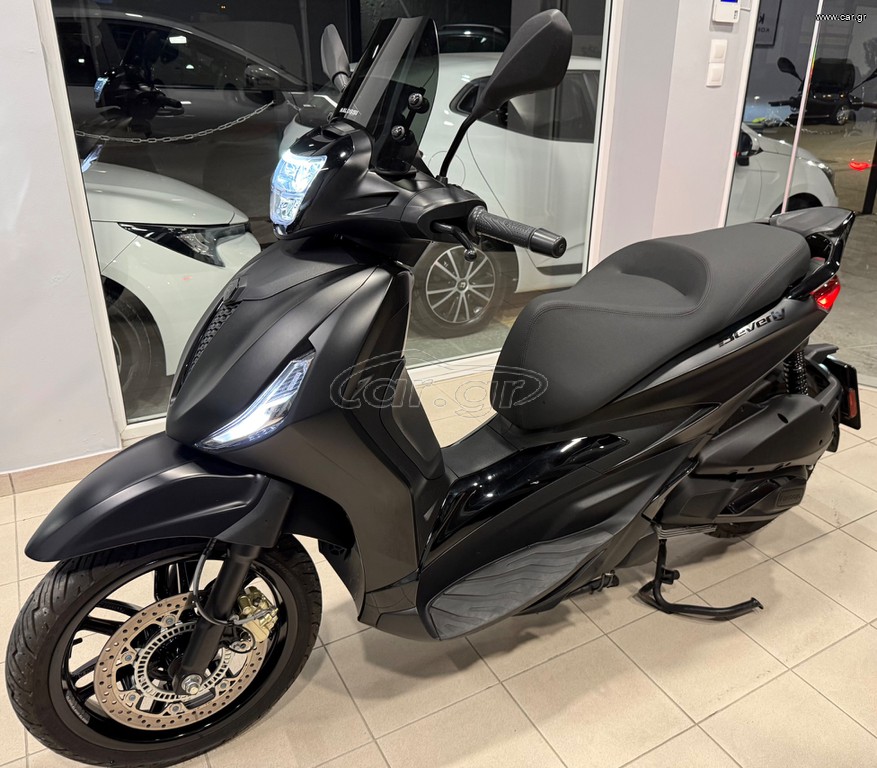 Piaggio Beverly 300 2024 HPE_DEEP BLACK_ΒΟΟΚ ΑΝΤ/ΠΕΙΑΣ_ΣΥΝΑΓΕΡΜΟ_ΖΕΛΑΤΙΝΑ MALOSSI