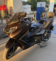 Yamaha TMAX 560 Tech Max 2025 DARK MAGMA