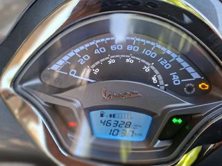 Vespa GTS 300 2020-thumb-10