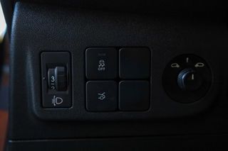 Citroen C-Elysee 2016 1.2 VTi 82hp Confort-thumb-16