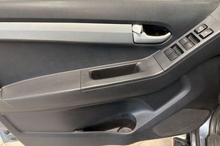 Isuzu D-Max 2015 D-MAX LS TURBO DIESEL 2,5-thumb-5