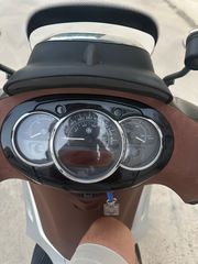 Piaggio Beverly 300i 2011 BEVERLY 300IE-thumb-7