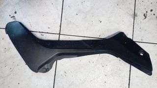 Triumph Tiger 1050 μαύρο πλαστικό κάλυμμα ρεζερβουαρ / πλαισιου ΔΕΞΙΟ-thumb-1