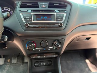 Hyundai i 20 2015 1.1 CRDI BLUE STYLE Speed6 Euro6 BokServiss Προσφορά 09/23-thumb-23