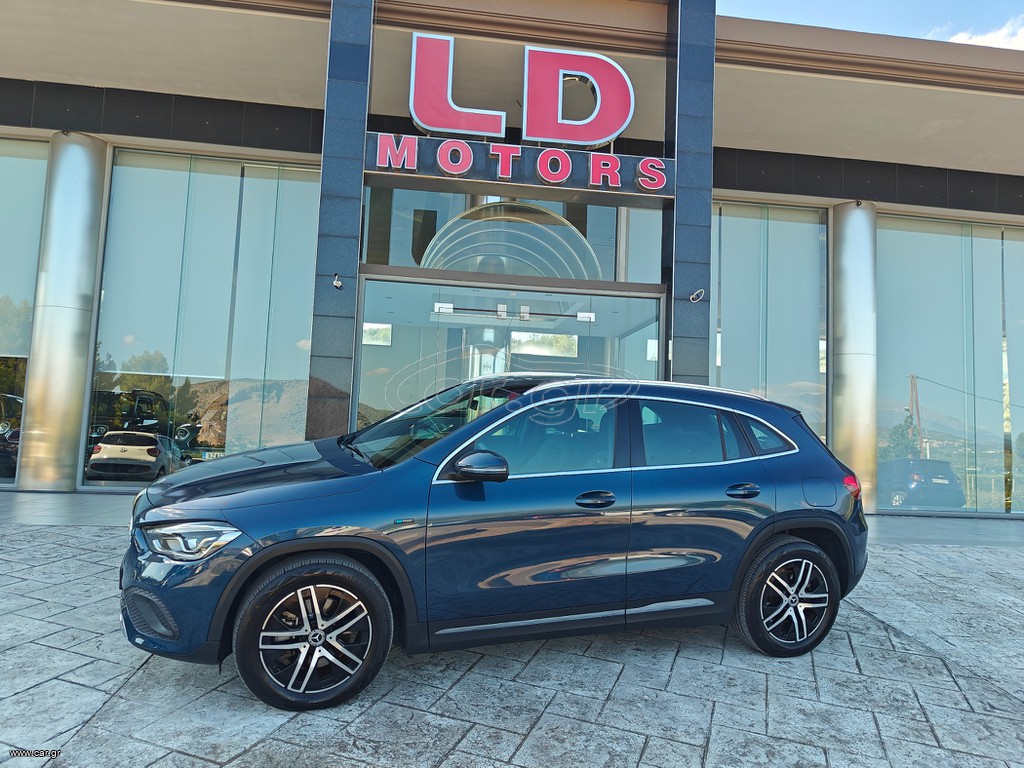 Mercedes-Benz GLA 250 2021 1.3 PANORAMA
