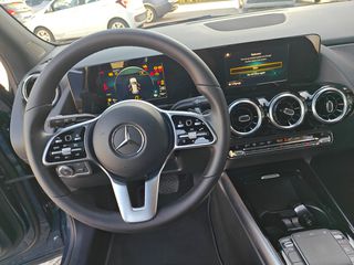 Mercedes-Benz GLA 250 2021 1.3 PANORAMA-thumb-11