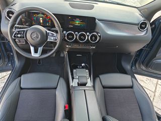 Mercedes-Benz GLA 250 2021 1.3 PANORAMA-thumb-12