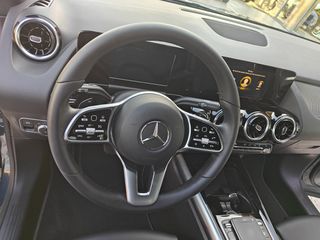Mercedes-Benz GLA 250 2021 1.3 PANORAMA-thumb-15