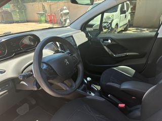 Peugeot 208 2015 E-HDI F1-thumb-19