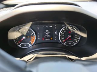Jeep Renegade 2018-thumb-8