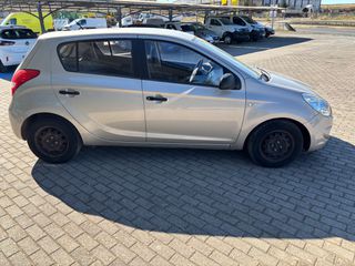 Hyundai i 20 2012 1.4 DIESEL-thumb-2