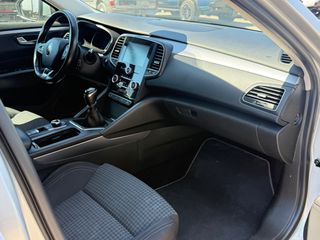 Renault Talisman 2016-thumb-31