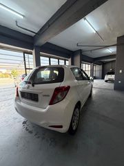 Toyota Yaris 2014-thumb-8