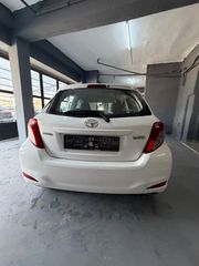 Toyota Yaris 2014-thumb-9