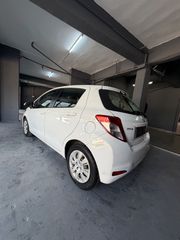 Toyota Yaris 2014-thumb-10