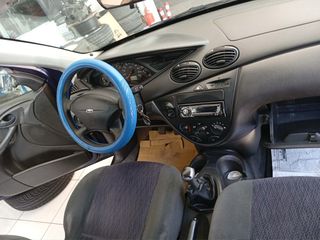 Ford Focus 2000-thumb-5