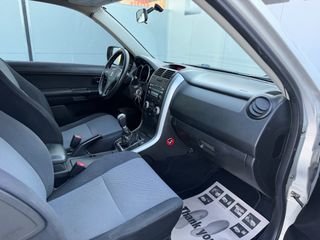 Suzuki Grand Vitara 2005-thumb-15