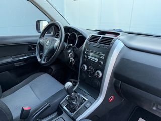 Suzuki Grand Vitara 2005-thumb-16