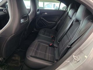 Mercedes-Benz A 180 2017 DIESEL-thumb-9
