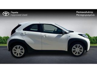 Toyota Aygo 2023 X-PLAY CLIMA SMART KEY-thumb-5