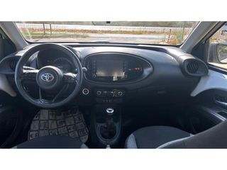 Toyota Aygo 2023 X-PLAY CLIMA SMART KEY-thumb-11