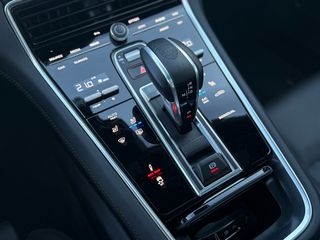 Porsche Panamera 2023 4S E-Hybrid Facelift Full Options / Porsche Approved-thumb-18