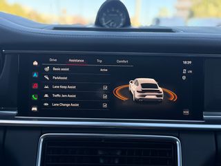 Porsche Panamera 2023 4S E-Hybrid Facelift Full Options / Porsche Approved-thumb-24