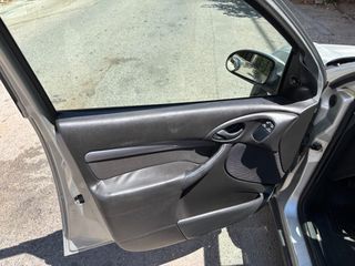 Ford Focus 2001 FOCUS 1.6-thumb-10
