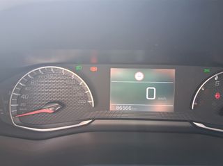 Peugeot 2008 2021 1.2 PURETECH 100 STYLE-thumb-21