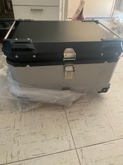 Βαλίτσα, Top case, Tail box 80L