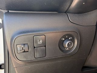 Citroen C3 2018 1.2 PURETECH 82 FEEL-thumb-10