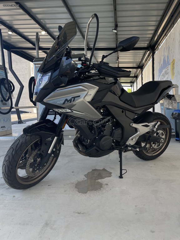 CFmoto 700 MT 2024