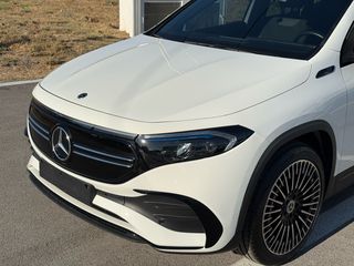 Mercedes-Benz EQA 2021 250 AMG Line, Ambient,  Alcantara, 98% Υγεία Μπαταρίας.-thumb-5